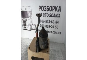 Відцентровий очисник масла двигуна.