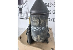 Відцентровий очисник масла двигуна.