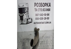 Патрубок турбокомпресора двигуна.
