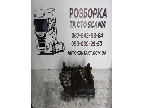 Кришка маслоохолоджувача двигуна